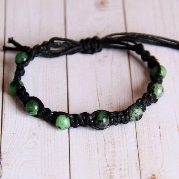 🧡3/$18🧡 Ruby in Zoisite Macrame Bracelet - Picture 2 of 2
